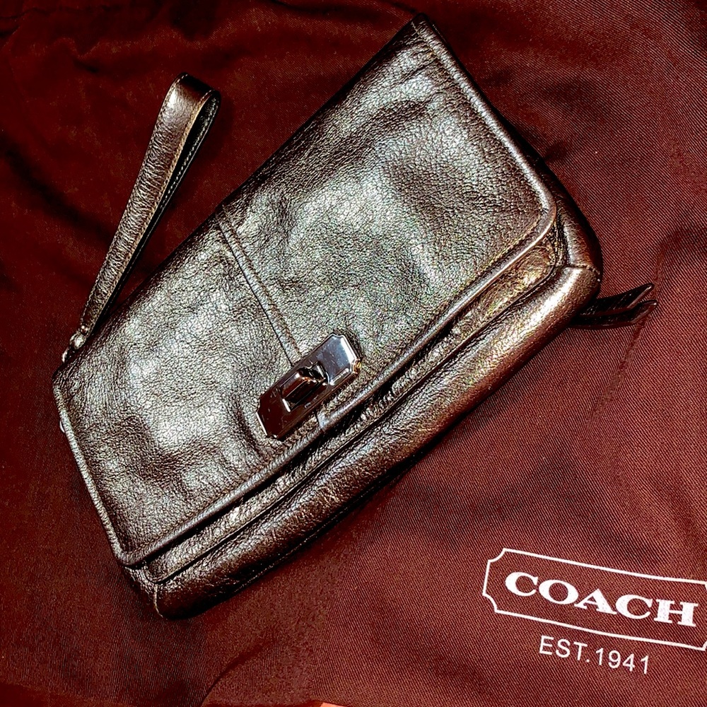 Coach clutch, pewter